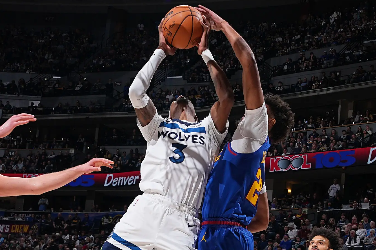 九游游戏-中距离稳定性远超预期，森林狼锋线大闸本赛季的进步有目共睹？